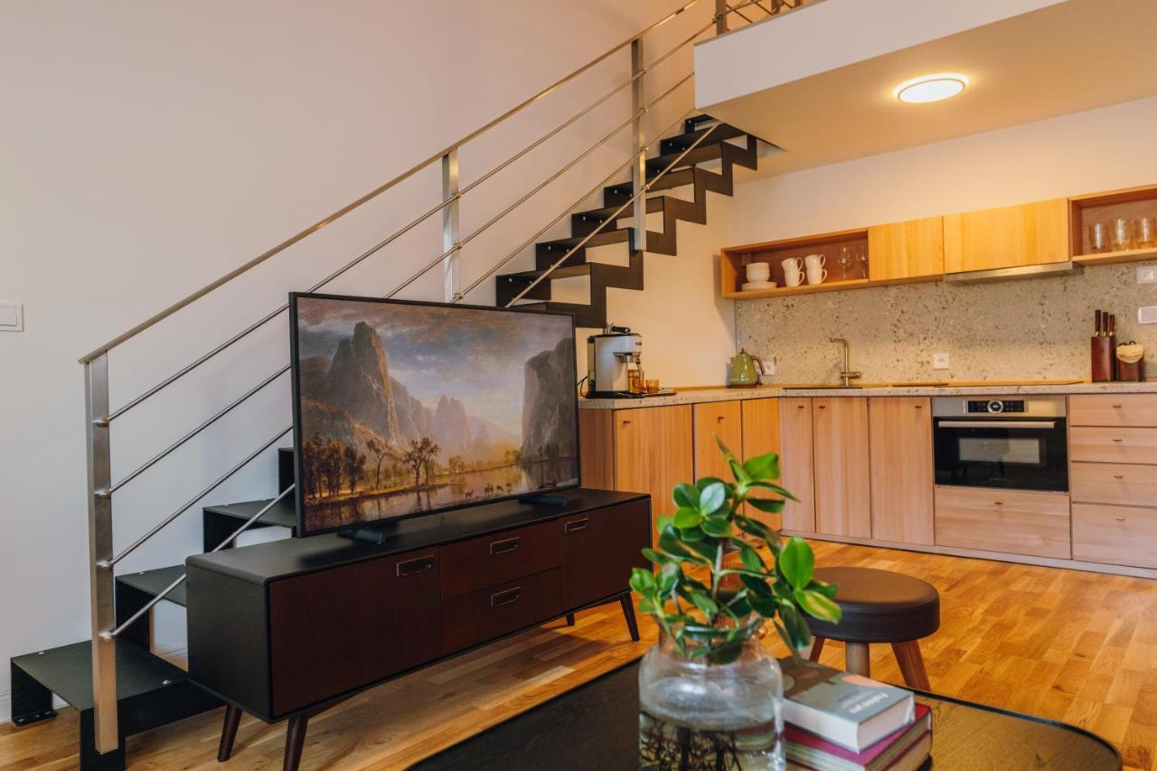 Apartmán Modern Mezzanine At Jecna St Praha